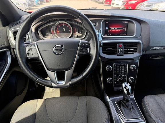Volvo V40 Cross Country 16 of 19