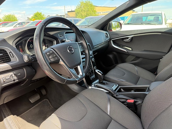 Volvo V40 Cross Country 13 of 19