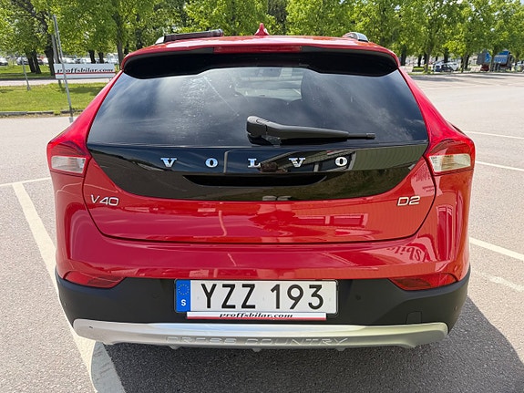 Volvo V40 Cross Country 4 of 19