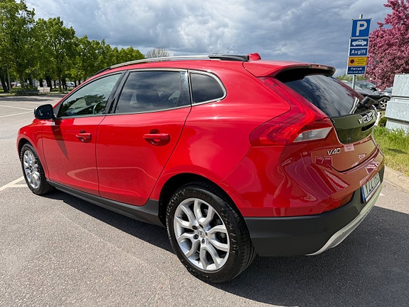 Volvo V40 Cross Country 3 of 19