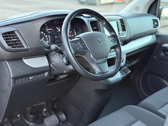Peugeot Traveller 2 of 5