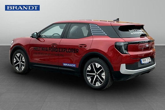 Ford Explorer 2 of 5