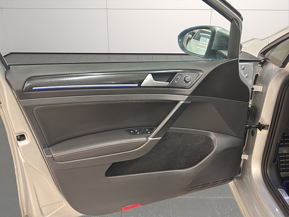 Volkswagen Golf I 21 of 22