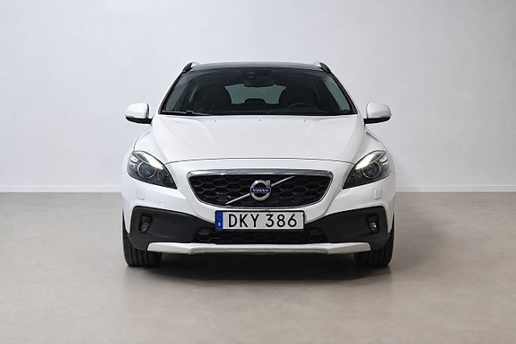 Volvo V40 Cross Country 3 of 5