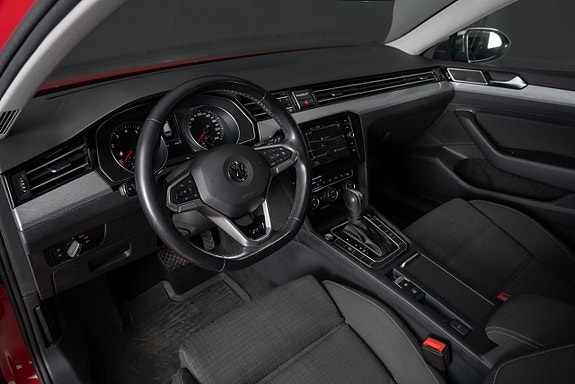 Volkswagen Passat 11 of 17