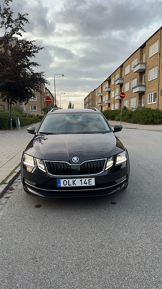 Skoda Octavia 2 of 5
