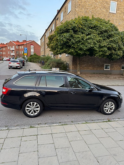 Skoda Octavia 8 of 17