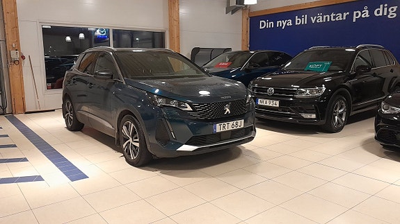 Peugeot 3008 2 of 5