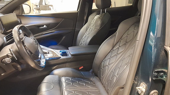 Peugeot 3008 3 of 5
