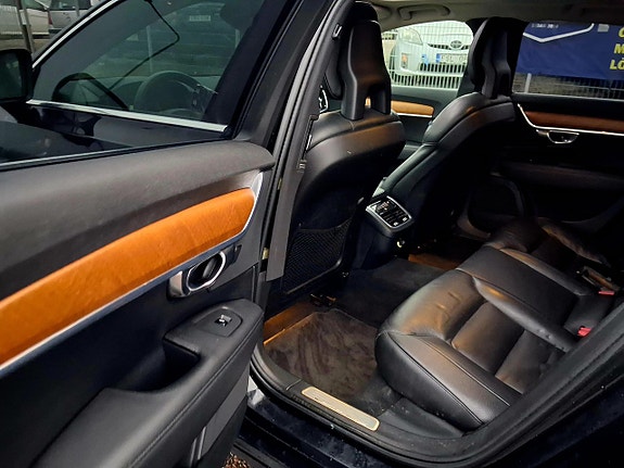 Volvo S90 10 of 21