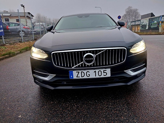 Volvo S90 2 of 5