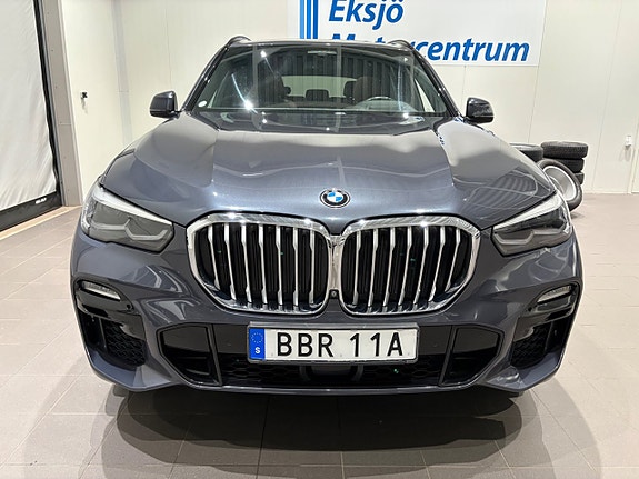BMW X5 2 of 5