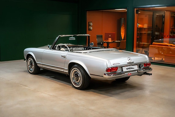 Mercedes-Benz 230 SL 5 of 5