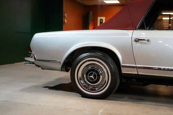Mercedes-Benz 230 SL 8 of 27