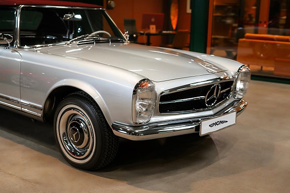 Mercedes-Benz 230 SL 4 of 5