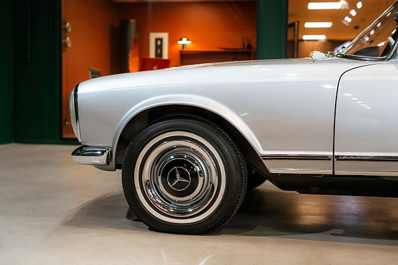 Mercedes-Benz 230 SL 7 of 27