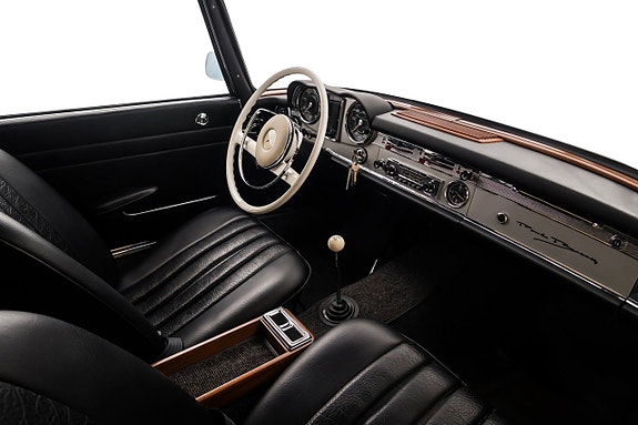 Mercedes-Benz 230 SL 24 of 27