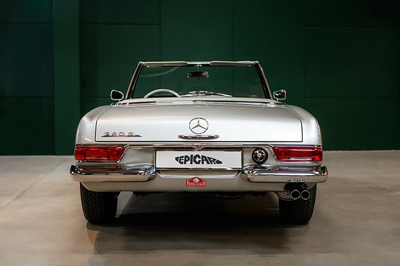 Mercedes-Benz 230 SL 13 of 27