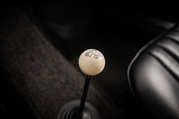 Mercedes-Benz 230 SL 18 of 27