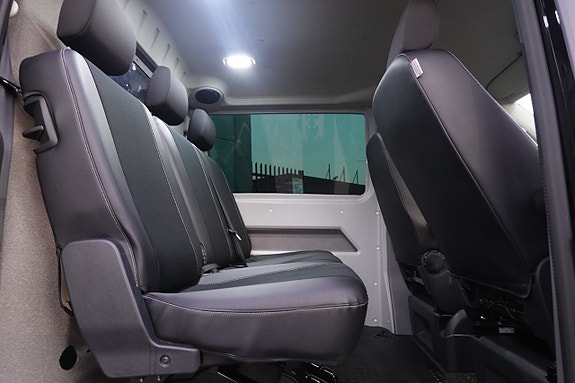 Volkswagen Transporter 13 of 18