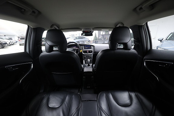 Volvo V40 13 of 21
