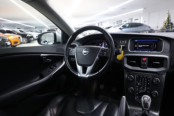 Volvo V40 12 of 21