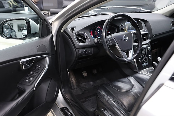 Volvo V40 16 of 21