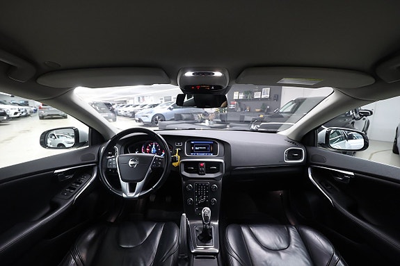 Volvo V40 11 of 21