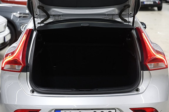 Volvo V40 9 of 21
