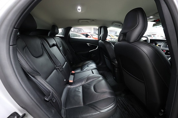 Volvo V40 10 of 21