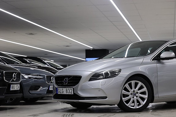 Volvo V40 4 of 21