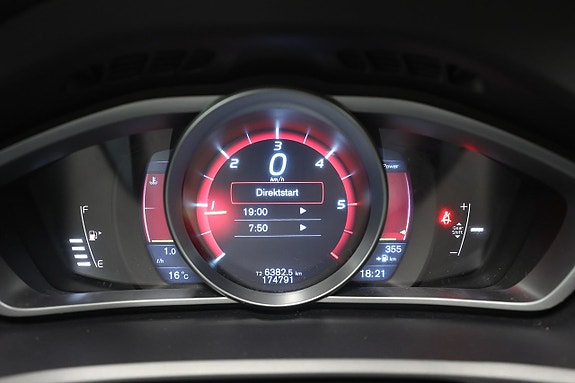 Volvo V40 18 of 21