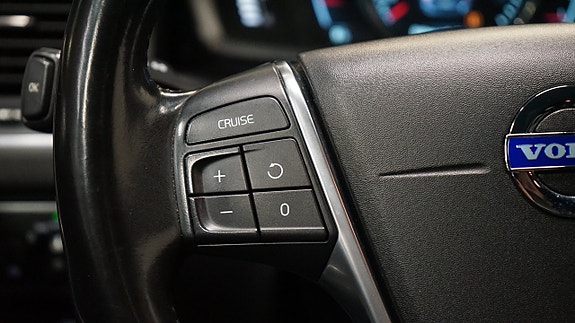 Volvo XC60 15 of 22
