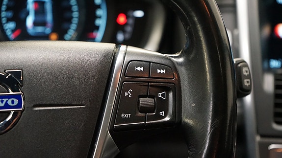 Volvo XC60 16 of 22