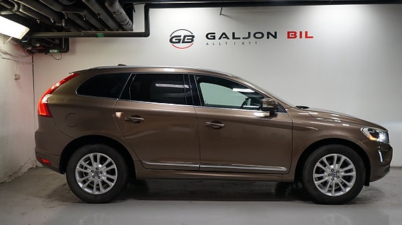 Volvo XC60 3 of 22