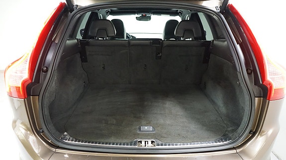 Volvo XC60 6 of 22