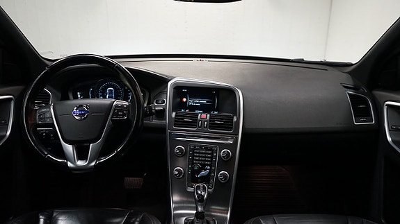 Volvo XC60 17 of 22