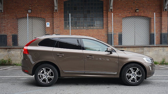 Volvo XC60 5 of 24