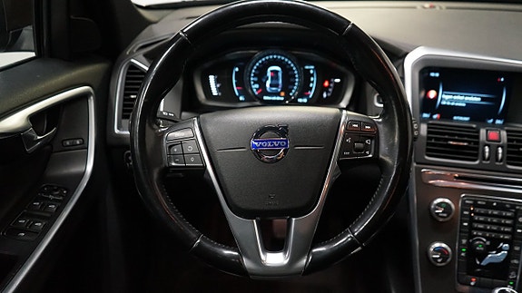 Volvo XC60 14 of 22