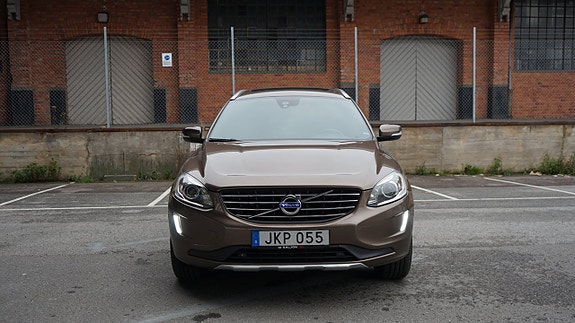 Volvo XC60 3 of 24