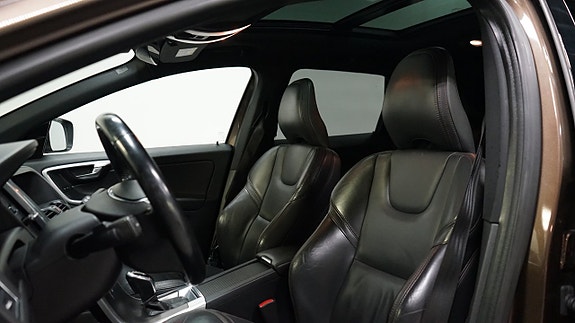 Volvo XC60 8 of 22