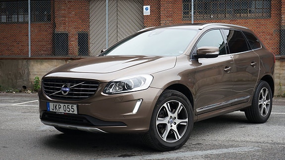 Volvo XC60 2 of 24