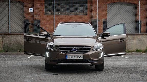 Volvo XC60 4 of 24