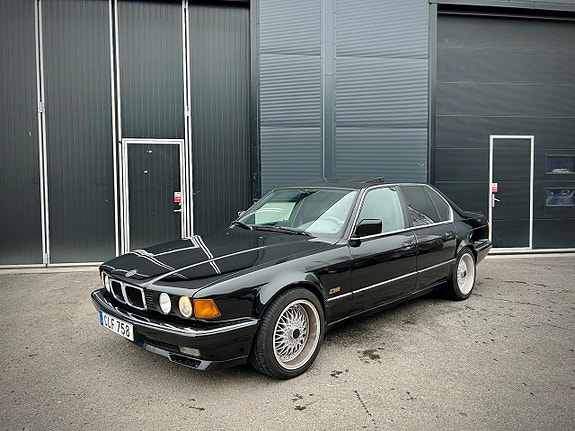 BMW 740i