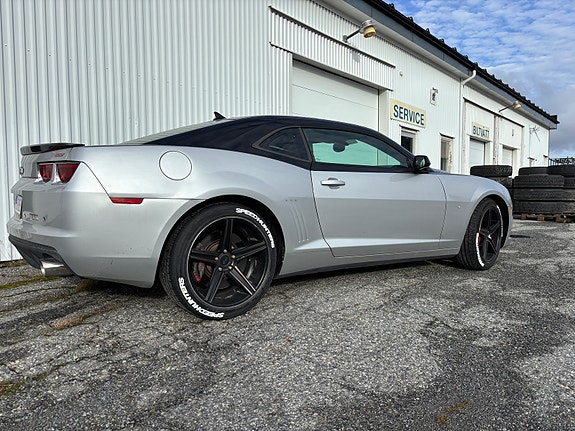 Chevrolet Camaro SS 2 of 5