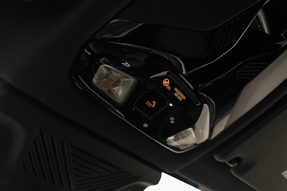BMW iX1 25 of 29