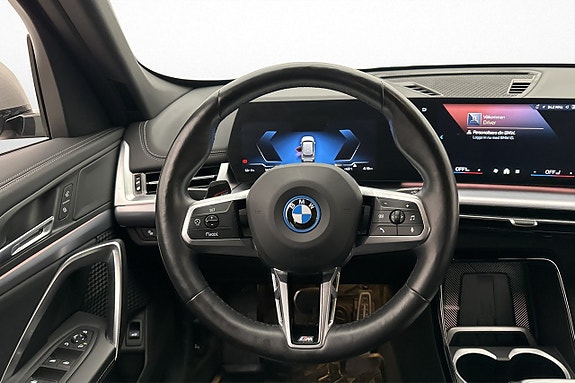 BMW iX1 14 of 29