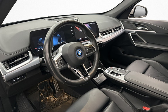BMW iX1 16 of 29