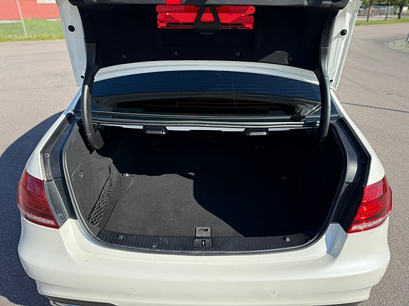 Mercedes-Benz E350 d 19 of 19