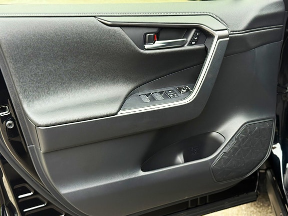 Toyota RAV4 25 of 26